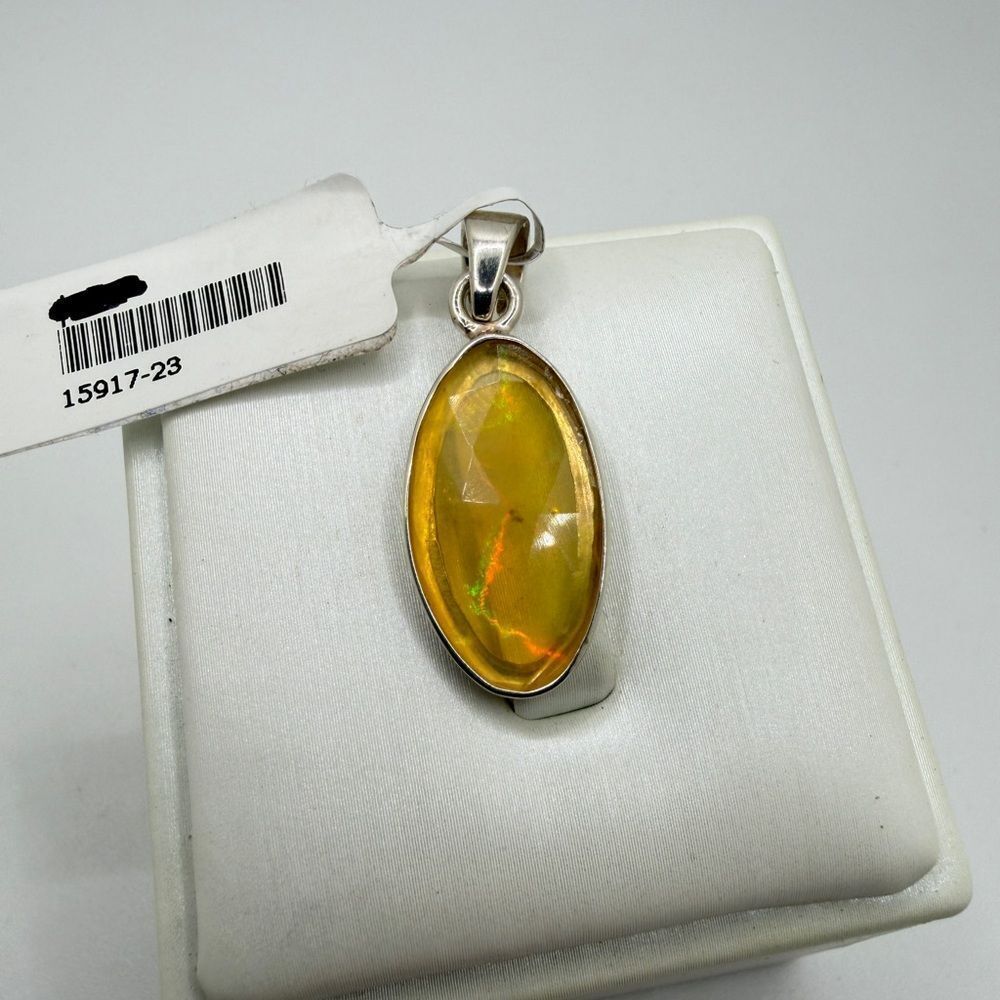 NWT‎ 12x22mm faceted oval cut OPAL pendant in sterling silver!